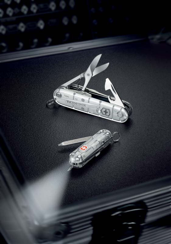 Нож перочинный VICTORINOX Huntsman, 91 мм, 15 функций, полупрозрачный серебристый_1