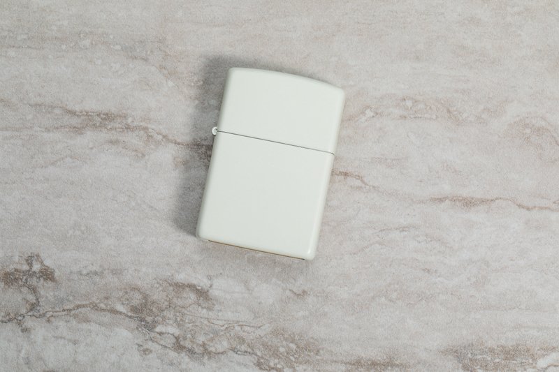 Зажигалка ZIPPO Classic с покрытием Glow In The Dark, латунь/сталь, белая, матовая, 38x13x57 мм_11