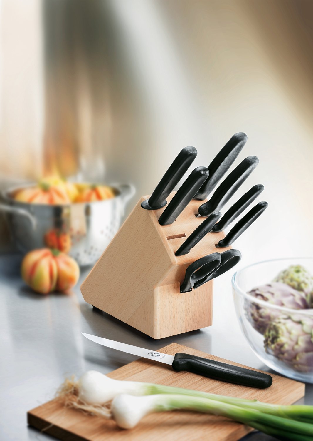 Набор из 9 столовых приборов VICTORINOX: 6 ножей, вилка д/мяса, ножницы, мусат, в буковой подставке_11