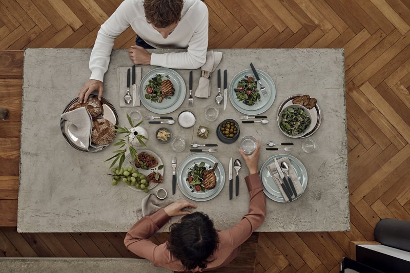 Набор из 24 столовых принадлежностей VICTORINOX Swiss Modern: 6 ножей для стейка, 6 вилок, 12 ложек_1