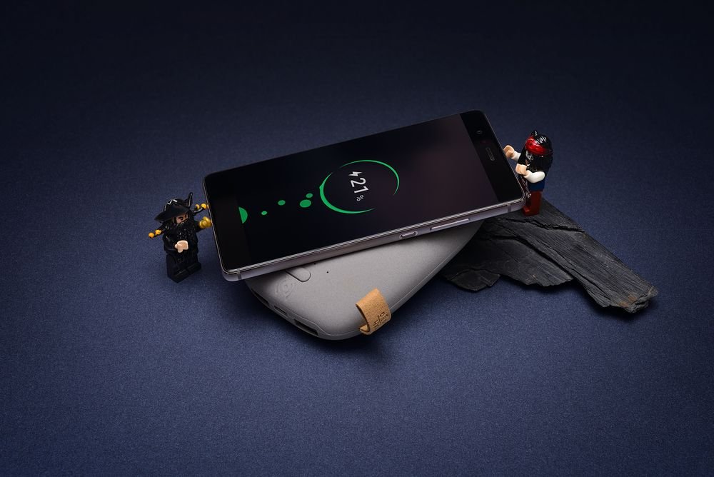 Аккумулятор с беспроводной зарядкой Pebble Wireless 9000 мАч, светло-серый_8