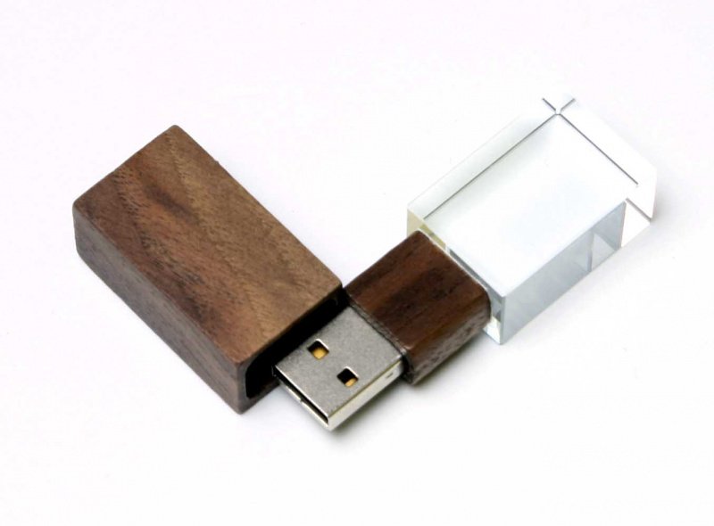 cristal_Wood-01.R Флеш-накопитель прямоугольной формы, под гравировку 3D логотипа, материал стекло, с деревянным колпачком красного цвета, оранжевый_2