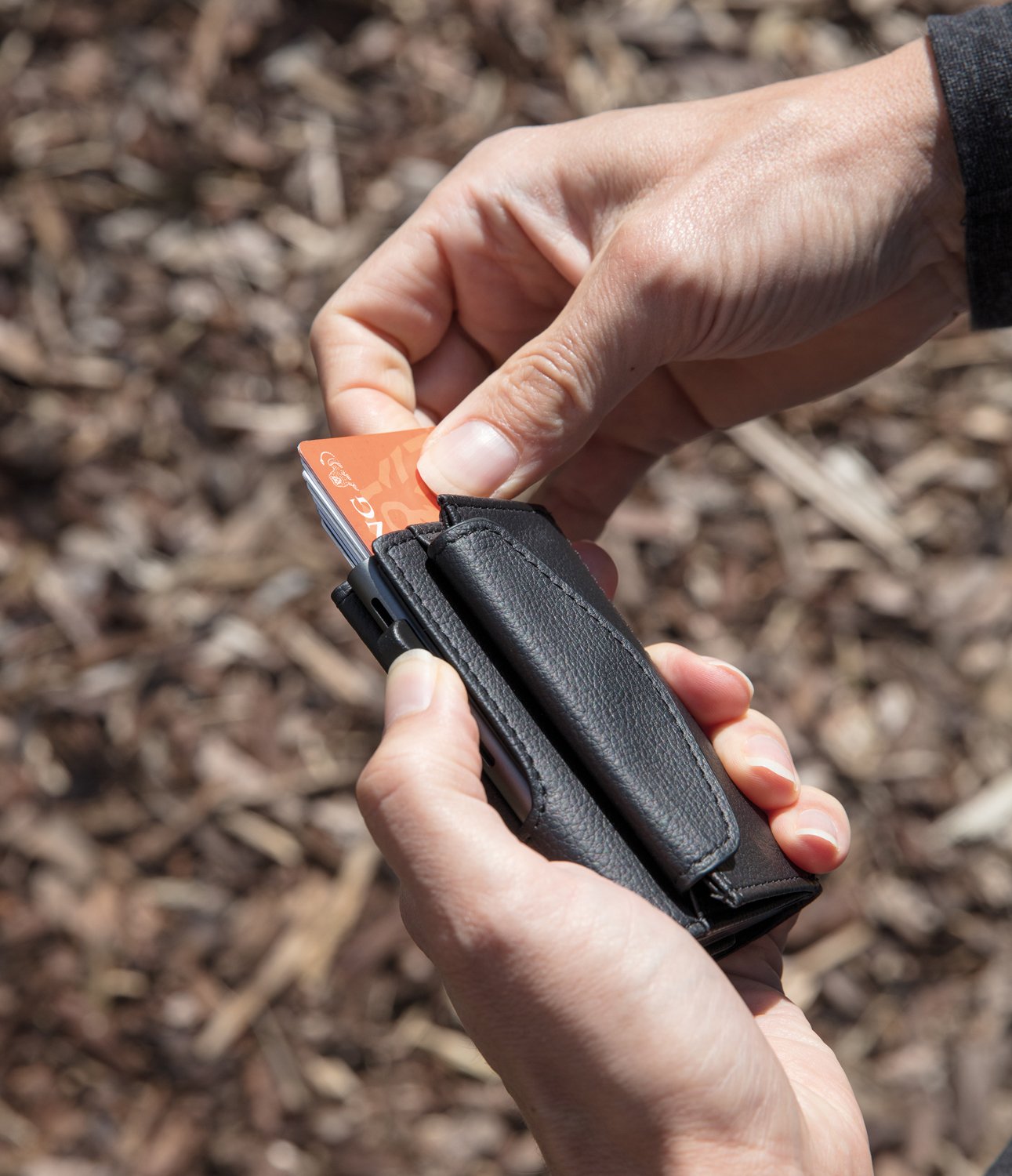 Кошелек с отделением для монет и держателем для карт C-Secure RFID, черный_10