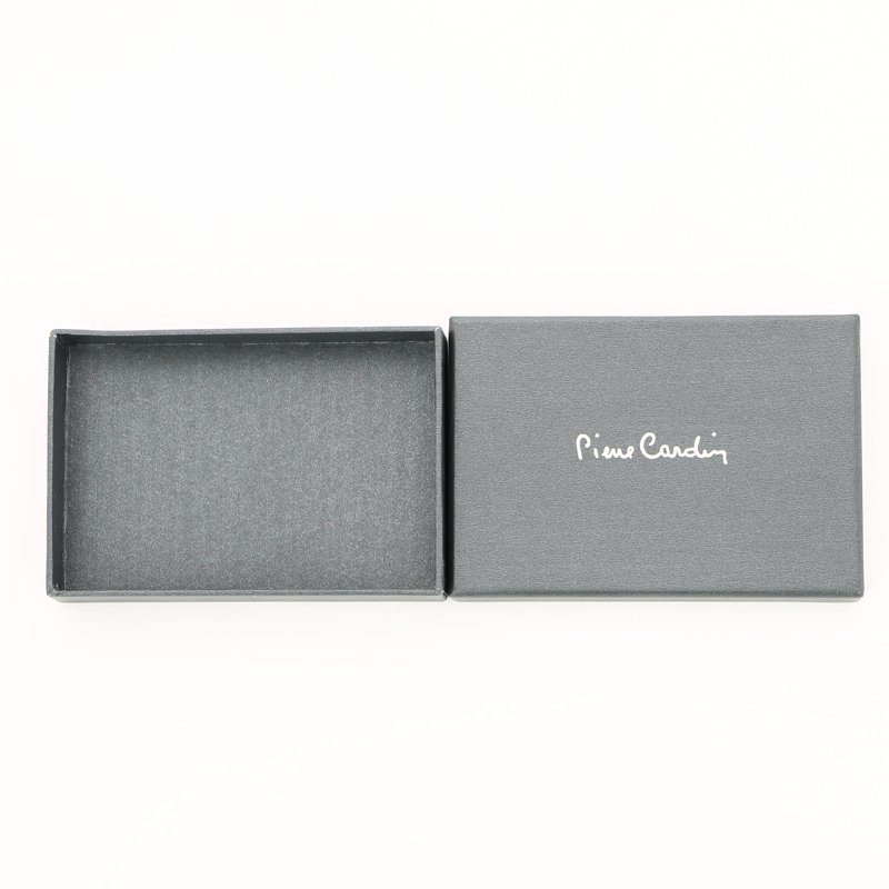 Визитница Pierre Cardin. Корпус - металл, иск.кожа. Размер 9,3 х 6,0 х 0,8 см. Цвет - красный._3